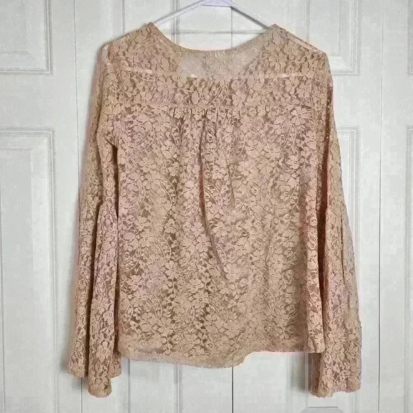 Mossimo Lace Top Bell Sleeve Size Medium - Picture 2 of 5